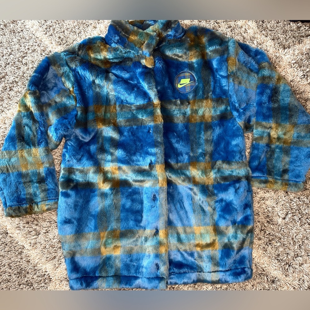 Nike Sportswear Oversized faux fur plaid coat